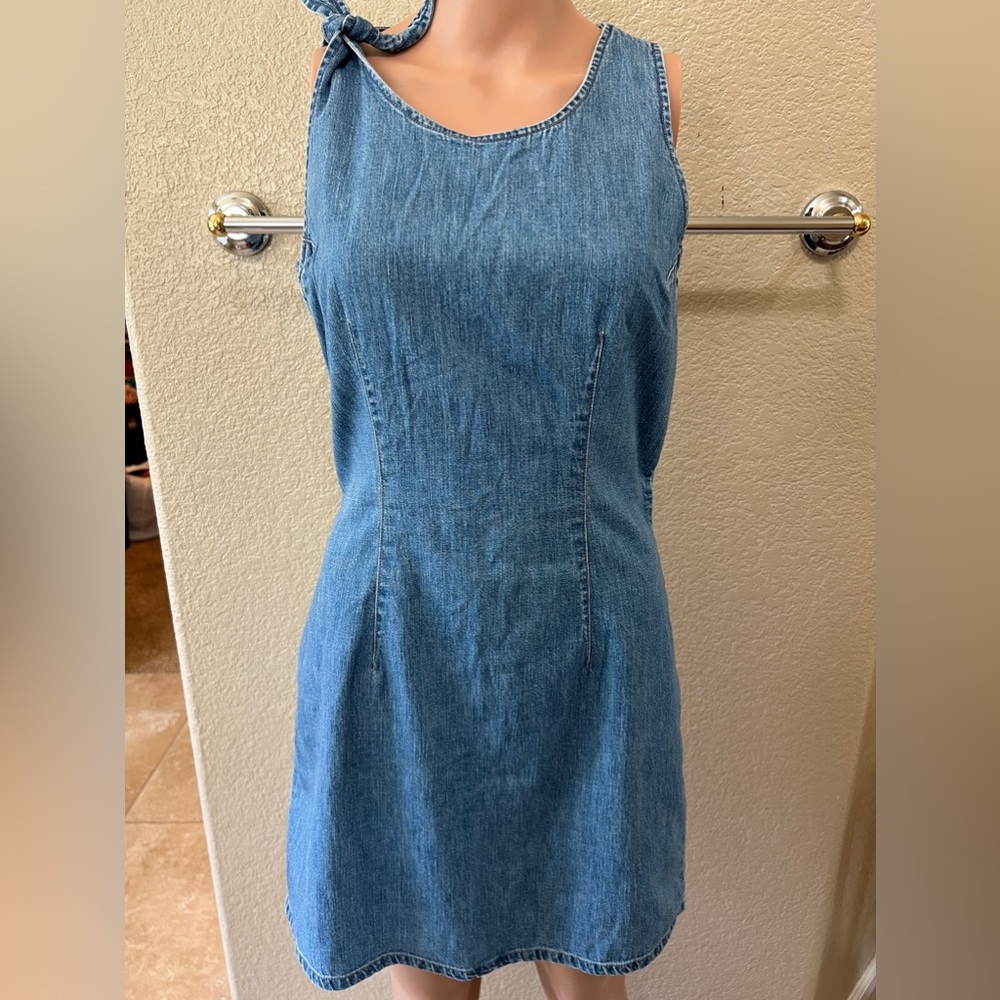 Women’s sleeveless jeans dress